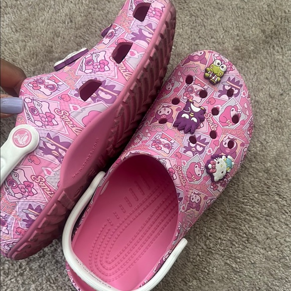 Hello Kitty Crocs - Picture 4 of 5